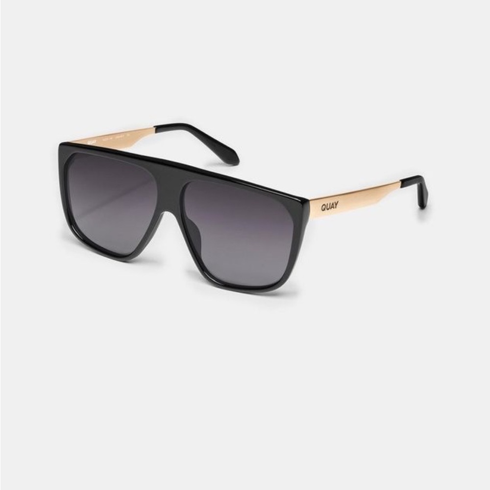 NEW Quay $115 No Curfew
Polarized- Sunglasses (Black
Frame /Smoke Polarized Lens
